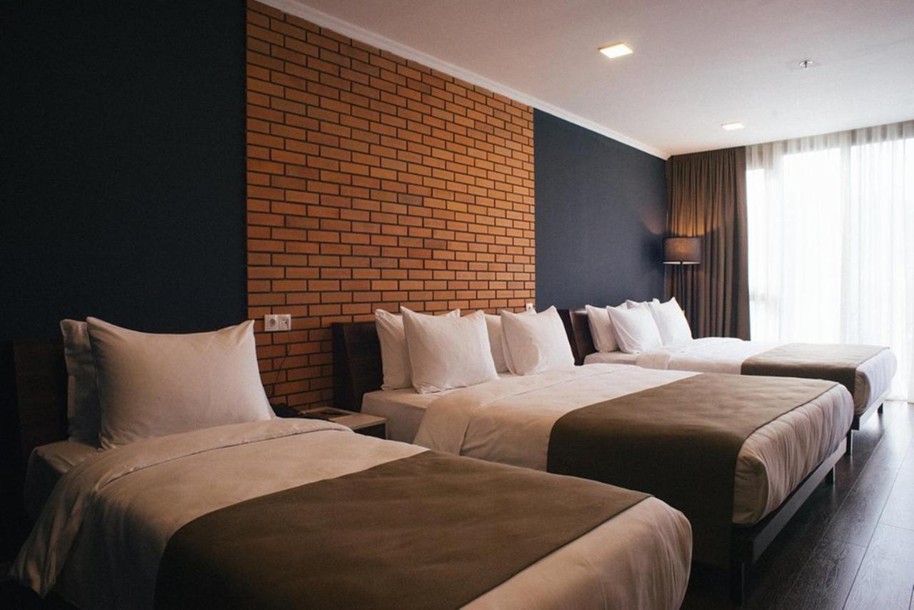 Bricks Hotel Tbilisi Exterior photo