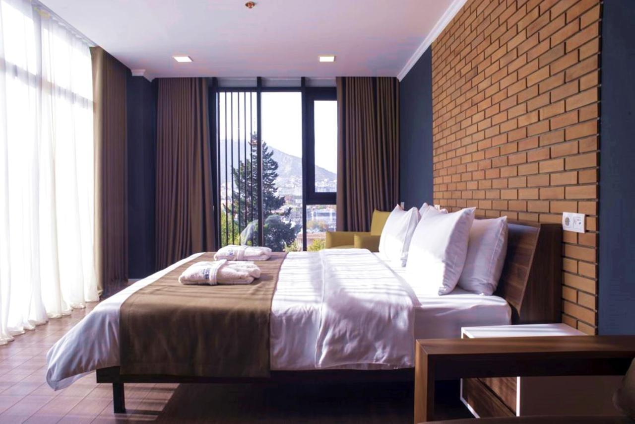 Bricks Hotel Tbilisi Exterior photo