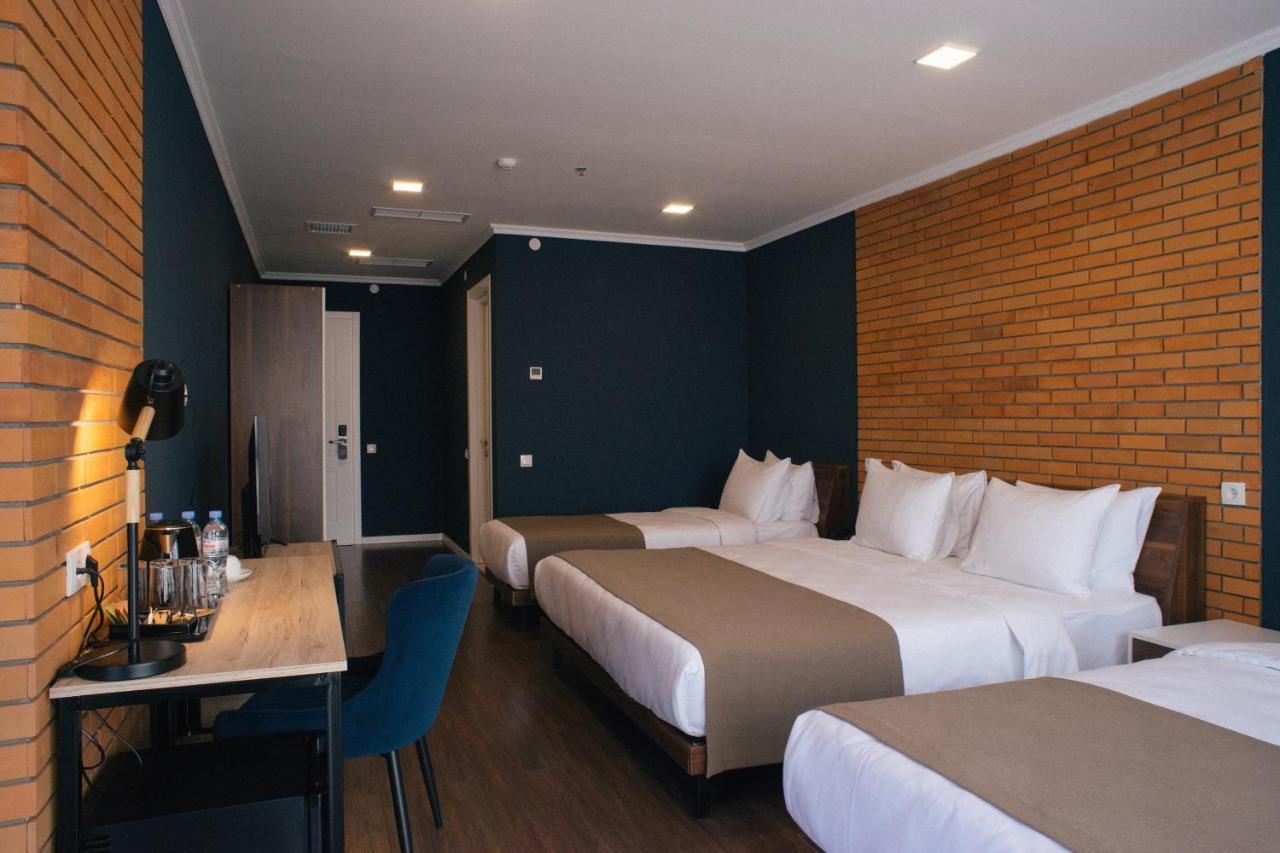 Bricks Hotel Tbilisi Exterior photo
